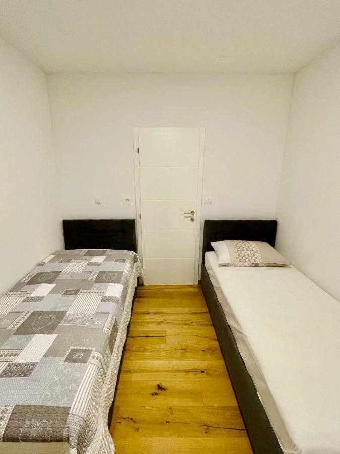 Alida Valli Apartment Kaštela 外观 照片