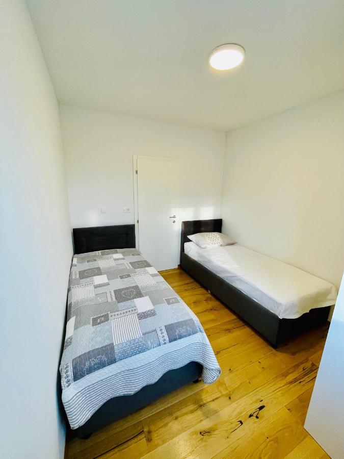 Alida Valli Apartment Kaštela 外观 照片